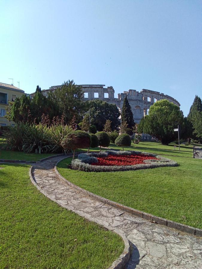 Soba Arena Hotel Pula Exterior foto
